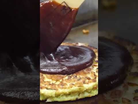 Giant Japanese pancakes, okonomiyaki / #Japanese street food #streetfood #shorts