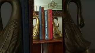 Elegant Vintage Brass Swan Bookends – Timeless Home Décor #vintagehomedecor #vintageforsale