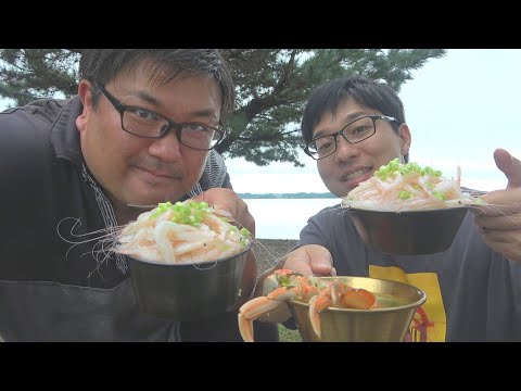 生の白海老をアツアツご飯に爆盛りして食う生白海老丼と蟹汁‼こんな贅沢ある？