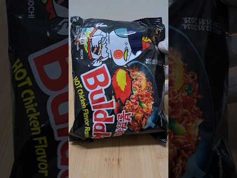 Buldak Hot Chicken Flavor Ramen Samyang ASMR #shorts #asmr