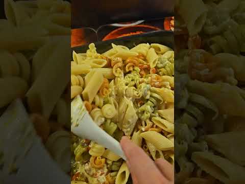 Макароны с черри  и с сыром фета,быстро и легко #еда #рецепт #обед #готовимдома гото #рецепты