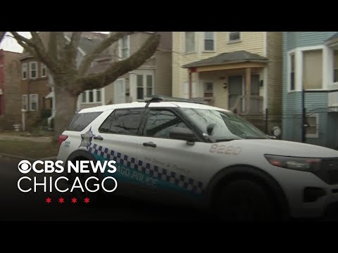 14-year-old boy shot while walking in South Chicago neighborhood