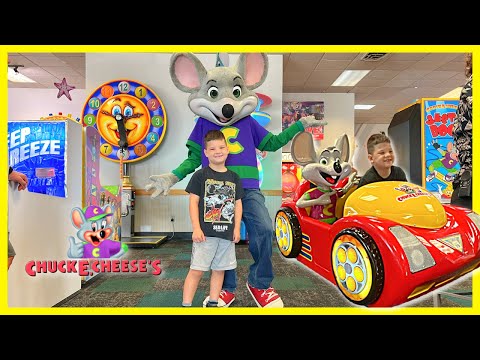 Caleb Goes to CHUCK E CHEESE Family Fun PLACE with Mom and DAD! Indoor Rides And Games For Kids!