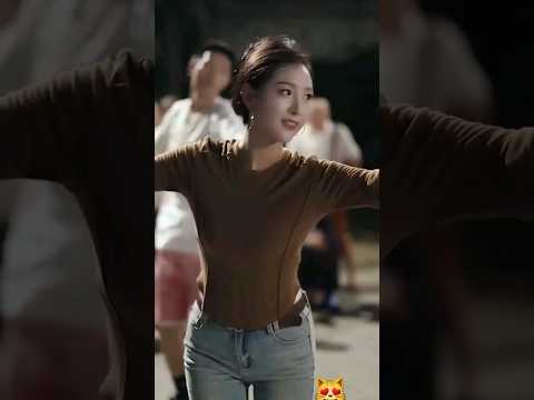 หญิงสาวชาวทิเบตเต้นจนเงื่อไหล น่ารักมาก#dancer #youtubeshorts #beautiful #dance #shorts