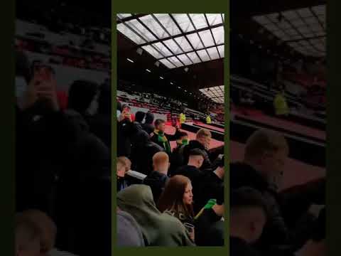 *PYROS* | MANCHESTER UNITED FANS BREAK INTO OLD TRAFFORD & STORM THE PITCH IN PROTEST | #GlazersOut