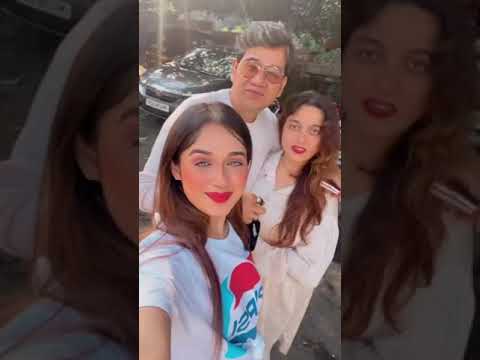 Jannat Zubair New Enjoying With Mom Dad | Jannat Zubair New Story Video #jannatzubair