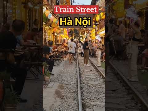 Vietnam Train Street 🇻🇳 | Hanoi