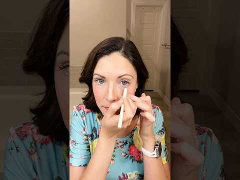 Here’s a quick tip to help awaken tired eyes! #brighteyes #makeuptip @CleanBeautywithAlliMarie