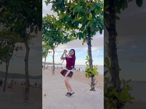 Smart | LE SSERAFIM #layla #shorts #smart #lesserafim #dance #trending #kpop #beach #day #girl #fyp