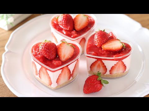 Without eggs, Without Oven! A Very Simple & Delicious Strawberry & Cream Cheese Mini Cupcakes🍓