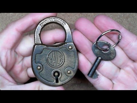 [113] Yale Brass Warded Lever Padlock picked then gutted