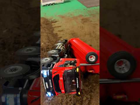 Crash RC Truck  When Construction Doesn’t Go as PlannedWenn auf der Baustelle nichts nach Plan läuft