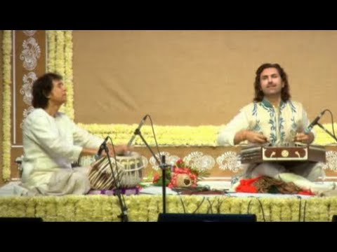 Rahul Sharma and Zakir Hussain play together in Mumbai in January 2019