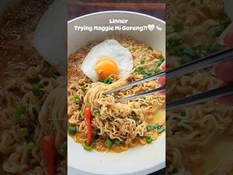 Fake Mi goreng?! #migoreng #noodles #asmrsounds #foodasmrvideo #asmrvideos #egg #chilli #tuna #new