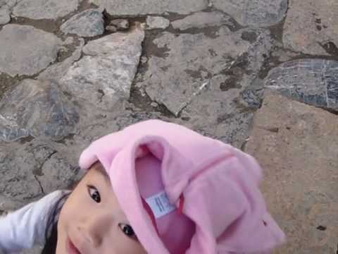 Maki and Chelsea's Trip 1 ---Walking in old town in Shangrila,Yunnan---.MP4