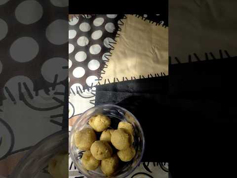 gud Wale laddo😋#ladoo  #sujikladoo #pinni #youtubeshorts #shorts #ytshorts #sweets #laddoos