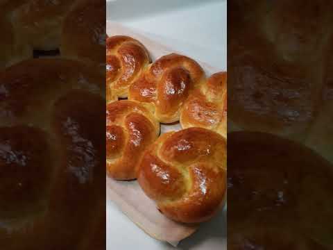 牛奶棉花餐包🥛🍞 #牛奶 #棉花餐包 😋 奶香味濃，軟綿綿，一絲絲 😆Milk buns