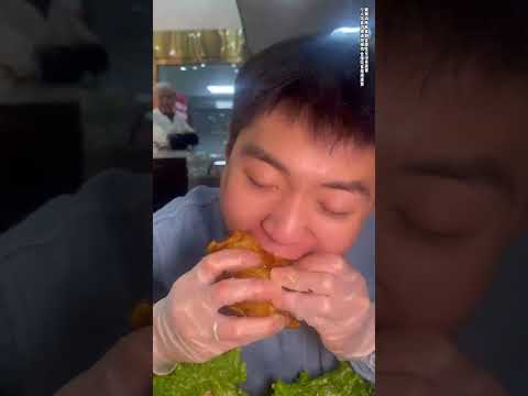 冬至必须吃顿饺子，一百个饺子搭配十斤牛窝骨，吃的太爽了 #冬至大如年 #饺子 #牛窝骨 #妈呀太香了 #人间烟火