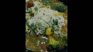 Vegetable Soupy Maggi #winterrecipes#vairalshort #indiandesserts#zeel'skitchen #cooking#souprecipe .