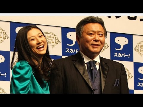 菊川怜「小倉さん、悲しいよ」「父親のように…」智昭さん哀悼「とくダネ！」で名コンビ“父娘写真”添え…