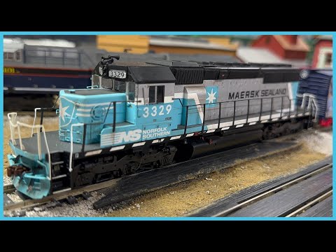 Athearn Maersk Sealand #3329 Norfolk Southern SD40-2 HO Scale Locomotive