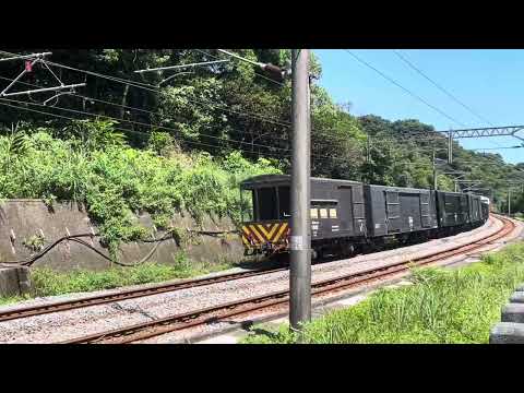 台鐵4816次DR1000型區間車& 7501次貨物列車通過(福住隧道)