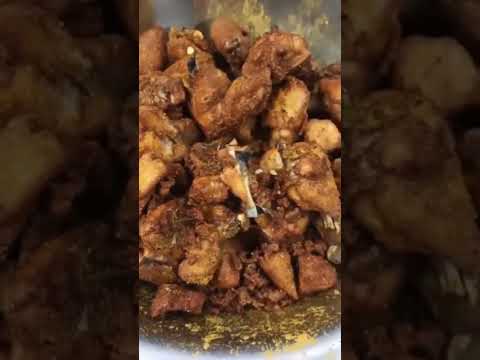 Chicken fry at jama masjid #shorts #youtubeshorts #chicken #dillidakitchen