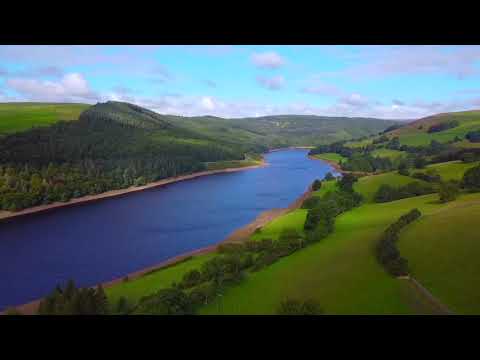 Hiking in the Peak District - Central England | UK