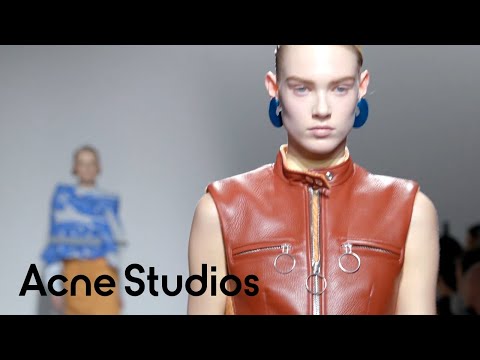 Acne Studios Women's Fall/Winter 2014 Show