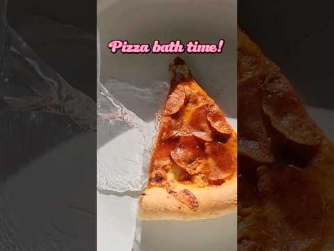 Pizza in water? #pizza #hacks #hack #food