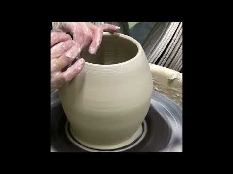 How to wheel throw the base of a lidded jar