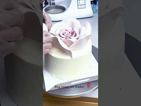 74- Big rose on Cake.