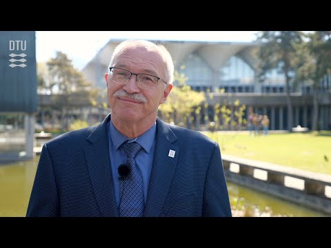 The President’s talk: “We cannot meet the challenges faced by our society with less knowledge.”