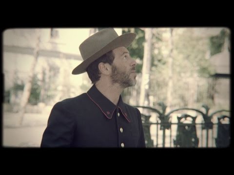 Christophe Maé - La Parisienne (Clip officiel)