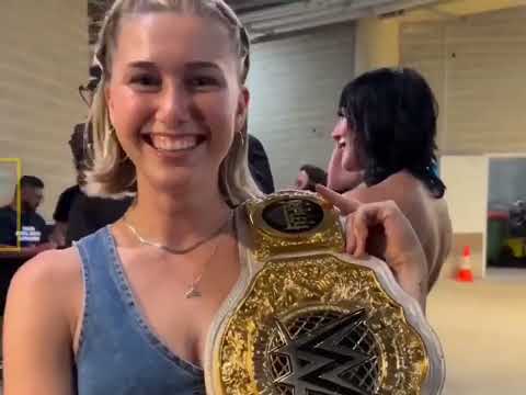 Rhea Ripley with her sister & mom backstage at WWE Elimination chamber