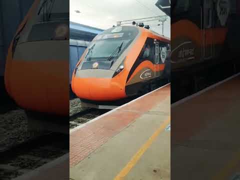 Vande bharat express at nkla Bengaluru to Trichy 🥳