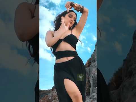 KIARA ADVANI HOT LOOK🔥🥵| SLOW MOTION🤤|#kiaraadvani #navelamrit #kiaraadvanihotdress#actresshotdress