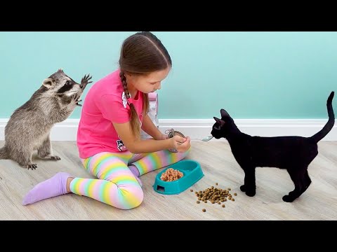 Sofia pretends to be a Nanny! Kids have fun playtime with pets