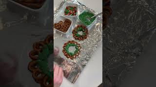 DIY Pretzel Wreaths! #holidaytreat #holidayfood #holidaybaking #christmas #christmas2022 #snacks