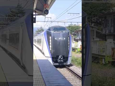 ミュージックホーンを颯爽と鳴らし富士見駅を通過するE353系 #shorts #e353系 #あずさ #かいじ #jr東日本 #中央東線 #ミュージックホーン #通過