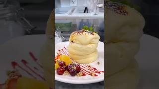 Japanese Soufflé Pancakes |📍: Motto Tea Cafe | Food Network