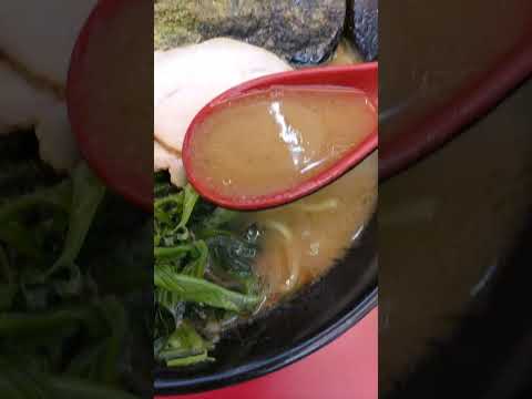 横浜家系ラーメン宮里家　ラーメン並のりトッピング油多め！ライスは無料！