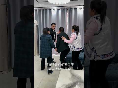 母亲辛苦养大两个儿子，大儿媳骗走小儿彩礼，索要无果，老师现场解决