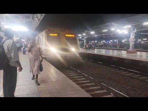 Mumbai csmt local train video arriving railway station | local train video night local train Mumbai