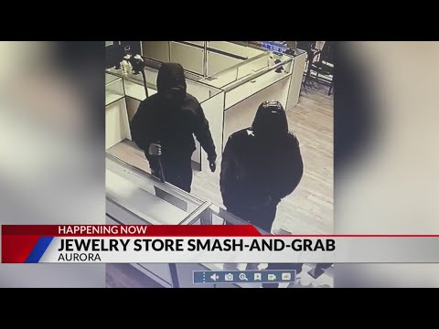 Aurora jewelry store break in caught on camera