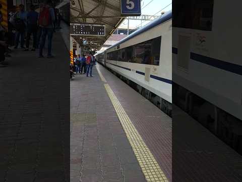 #Solapur - #Mumbai #VandeBharat Express arriving into Mumbai