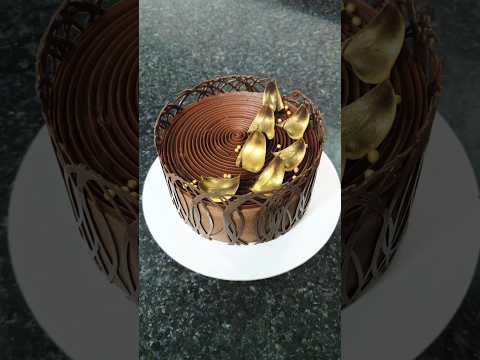 Simple chocolate cake decoration