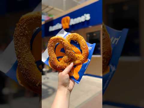 American Handmade Pretzel in Tsim Sha Tsui - Hong Kong Local Food 尖沙咀新店 手工蝴蝶餅 Auntie Anne’s 回歸香港！