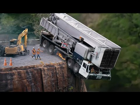 Heavy Machinery and Industrial Mistakes Caught On Camera !