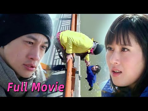 【Full Movie】The billionaire CEO saved the girl about to fall into the river, and they fell in love!